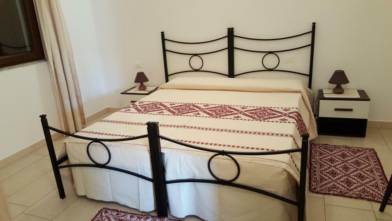 Il Girasole Bed and Breakfast Domus De Maria Buitenkant foto