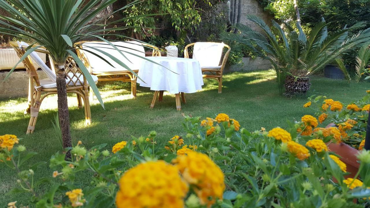 Il Girasole Bed and Breakfast Domus De Maria Buitenkant foto