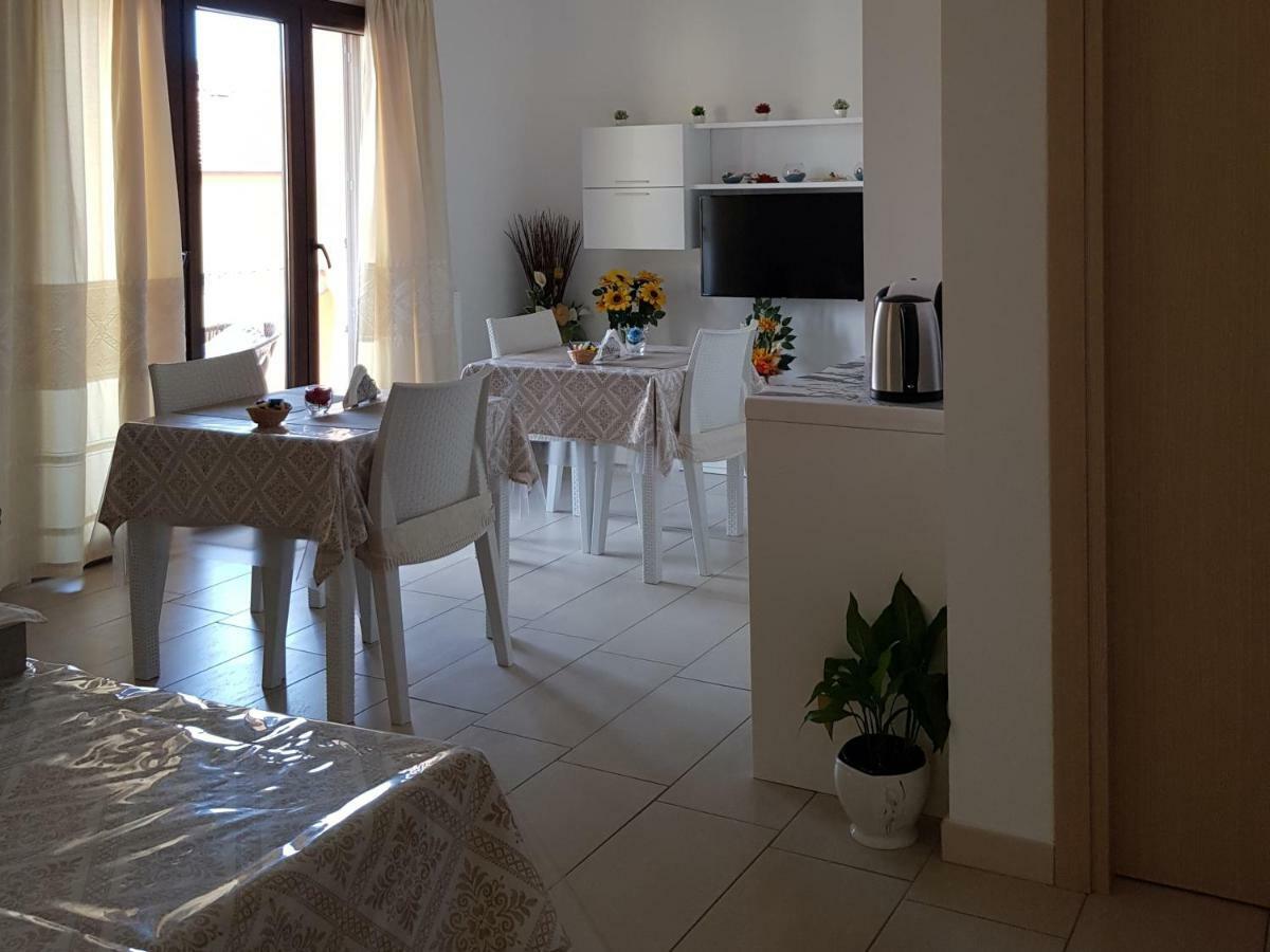 Il Girasole Bed and Breakfast Domus De Maria Buitenkant foto